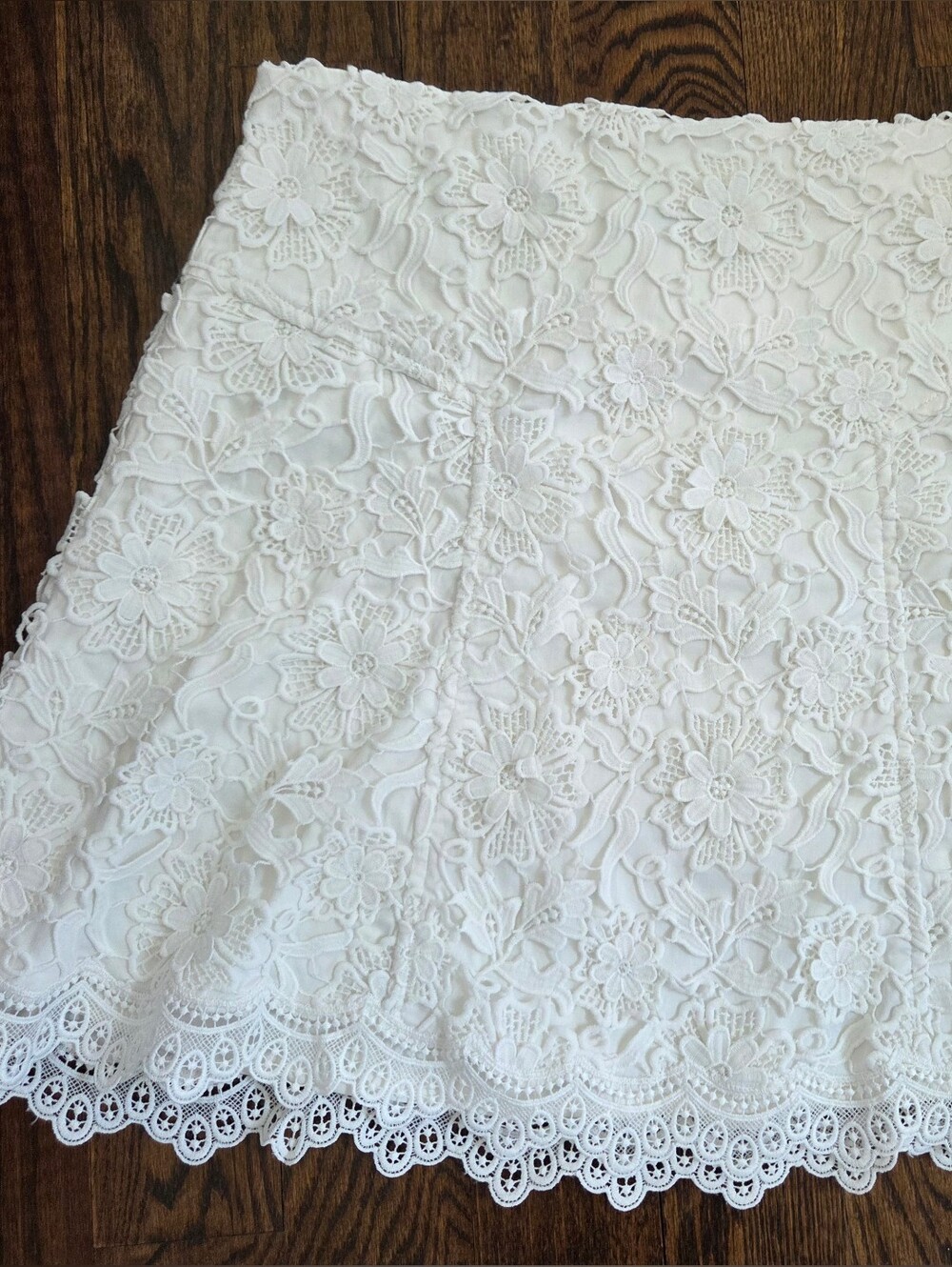 J. McLaughlin White Crochet/Lace Style Floral Skirt